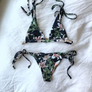Final sale Beach riot bikini set xs